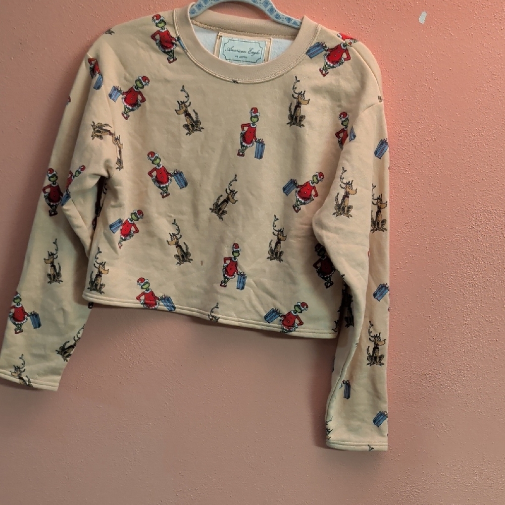 American Eagle Outfitters Beige Holiday Reindeer & Present Print Sweatshirt
